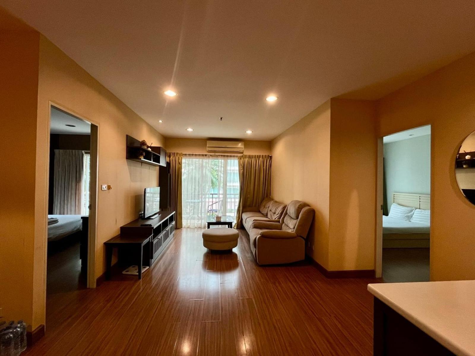 Luxury Apartment *